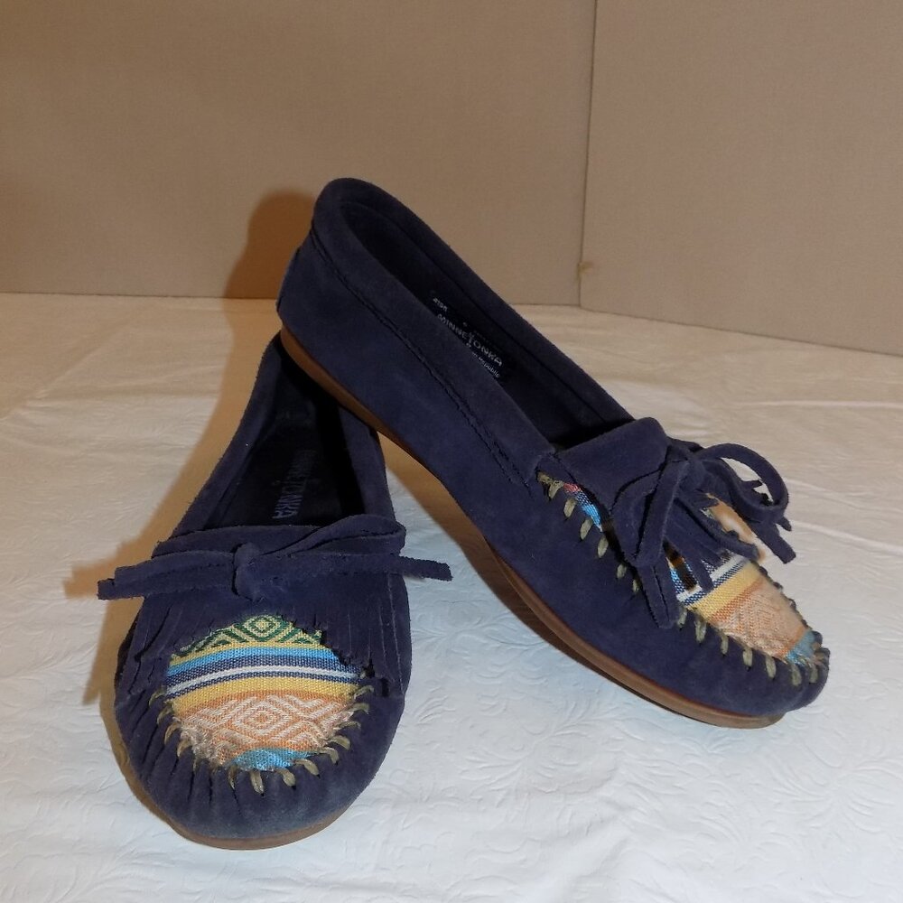 MINNETONKA Kilty Hardsole Moccasins Navy Blue Native Fabric Shoes Sz 6 Womens